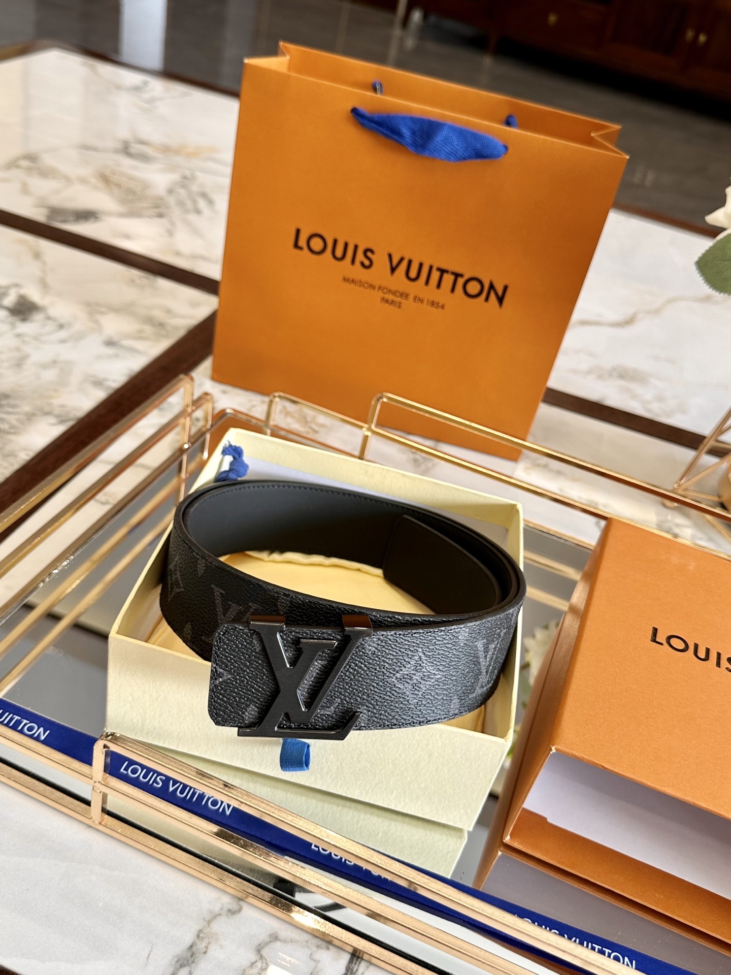 LV belt model 09